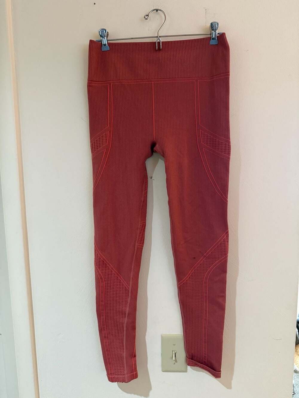 Fabletics Seamless Leggings Womens L Rust Coral High Rise Textured Athletic Yoga